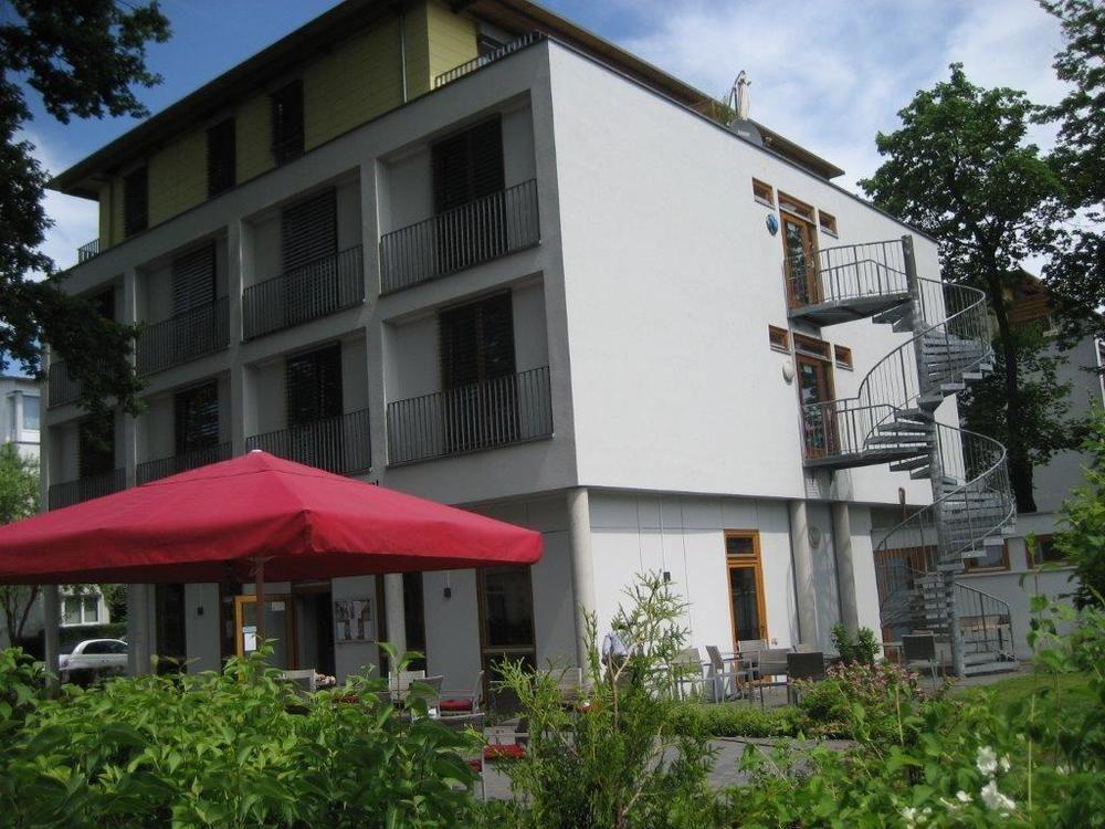 Hotel Ambassador-Berlin Gruenau Exterior foto